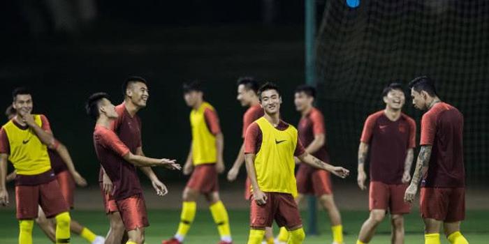  德甲新政实施限制外援上场人数引发争议  