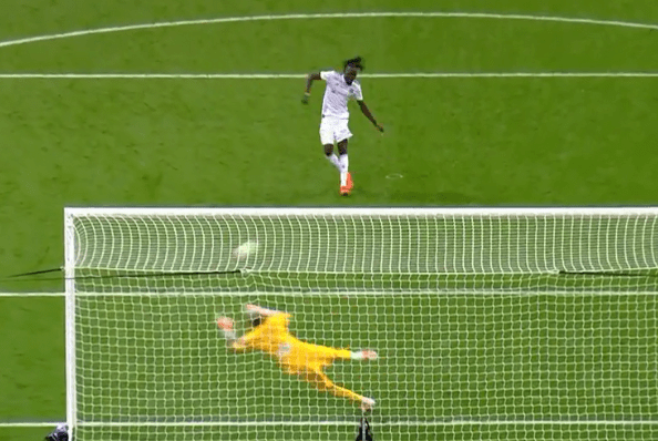  尼斯门将神勇发挥零封强敌助力球队跻身前三甲