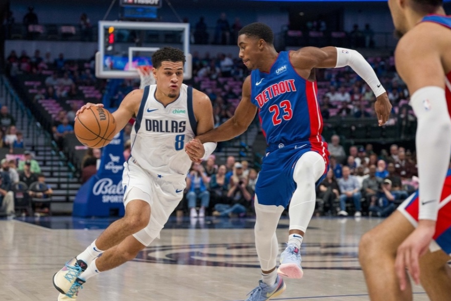  欧文准三双独行侠轻取黄蜂豪取客场七连胜