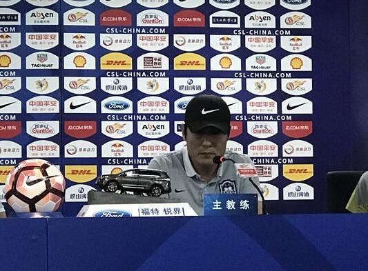  沙尔克04深陷泥潭，主帅下课危机加剧球队保级压力  